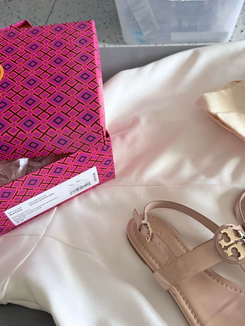 Tory Burch Nude/Blush Patent Miller Logo Thong Sandals - Picture 3 of 6